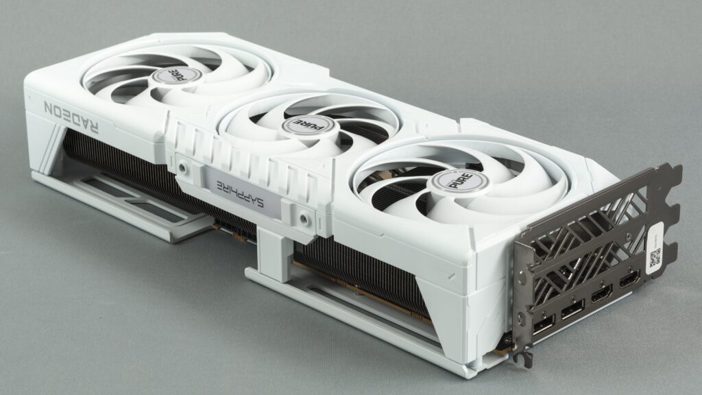 Sapphire Radeon RX 9070 XT Pure Gaming OC 16 Go